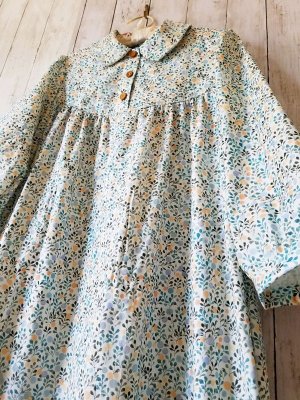 ワンピース単体の販売です※エプロンは別売です
